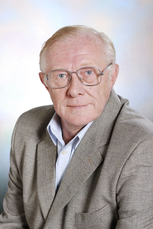 Виктор,78лет,Новоуральск
