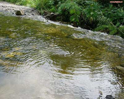 Горная речка, хранитель экрана (скринсейвер)